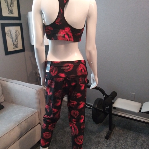 Victoria secret workout tights and top. - Picture 3 of 5